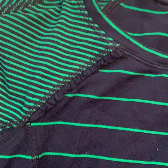 *Lululemon* Green/Navy, Full Tilt LS - Picture 8 of 11